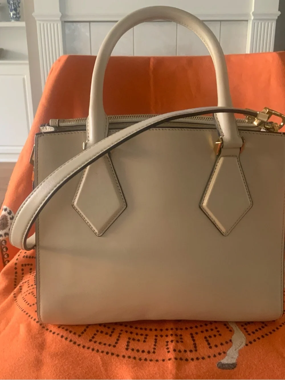 Michael Kors Beige purse